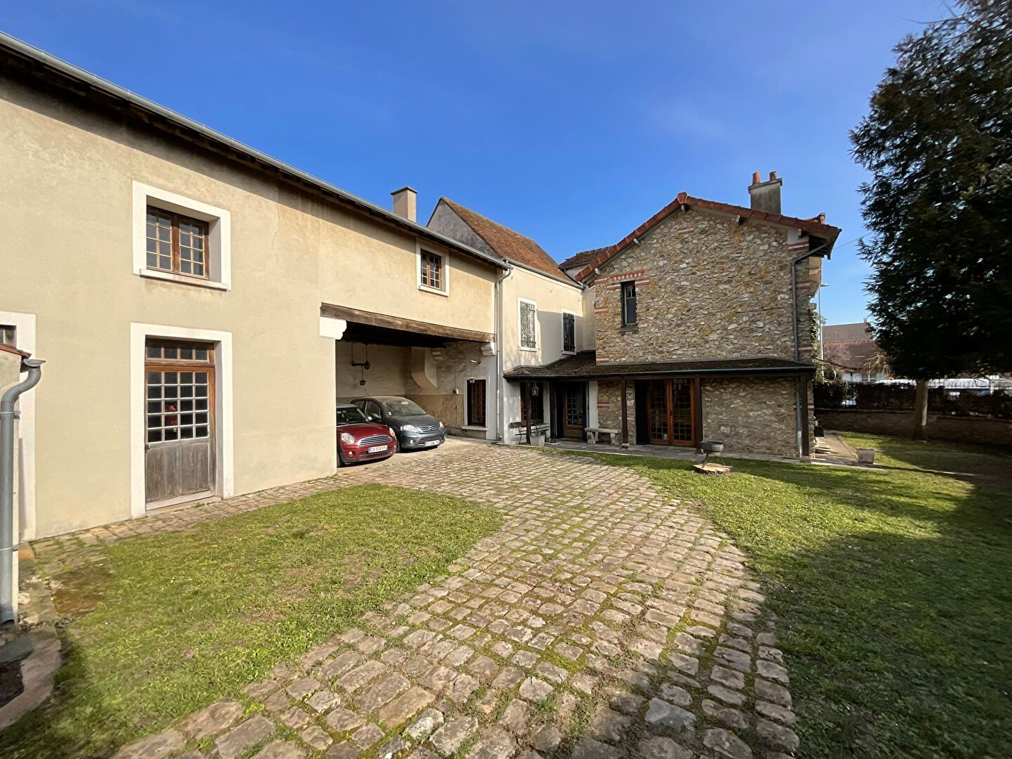 Maisons à Vendre à L'Ouest (Chanteloup-les-Vignes)