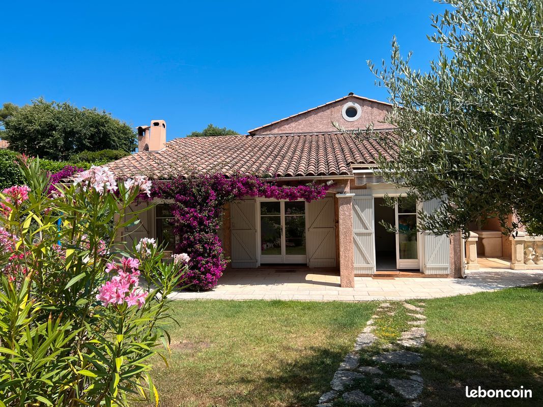 Maisons à Vendre à Le Village (Valbonne)