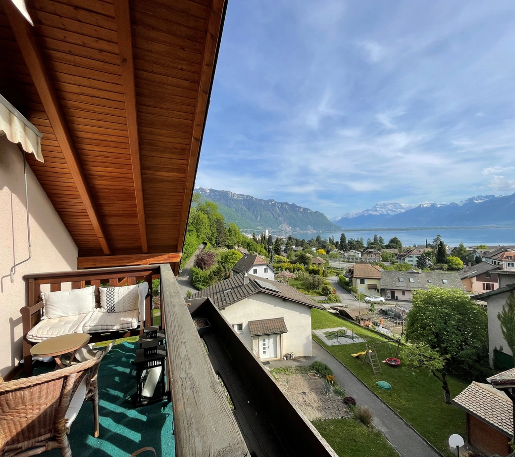 CHARMANT APPARTEMENT DE 3,5 PIECES LOUE AVEC UNE VUE PANORAMIQUE IMPRENABLE SUR LE LAC ET LES ALPES