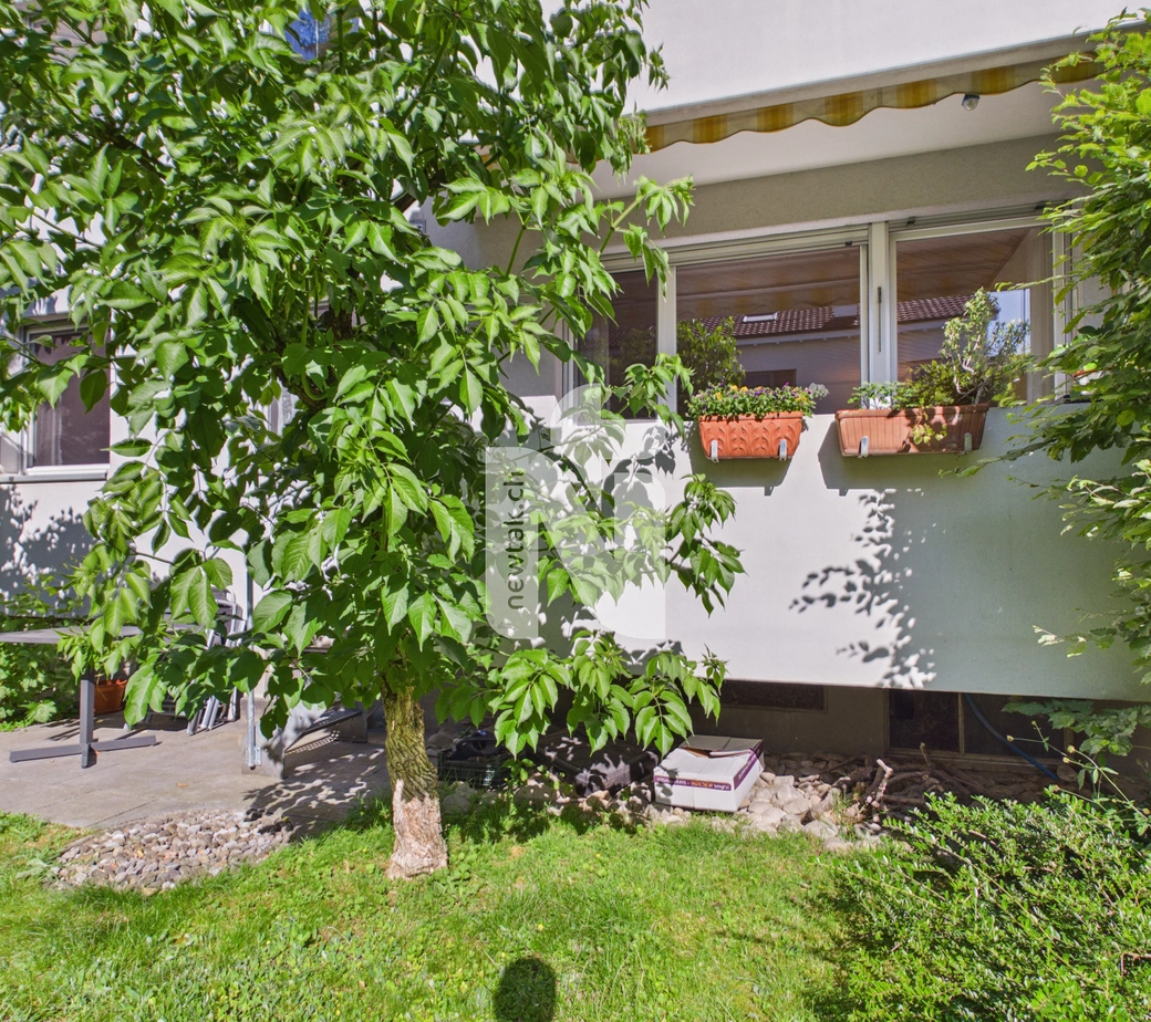 Familienfreundlich, sonnig und gepflegt mit zwei Balkonen, Gartensitzplatz und Garage