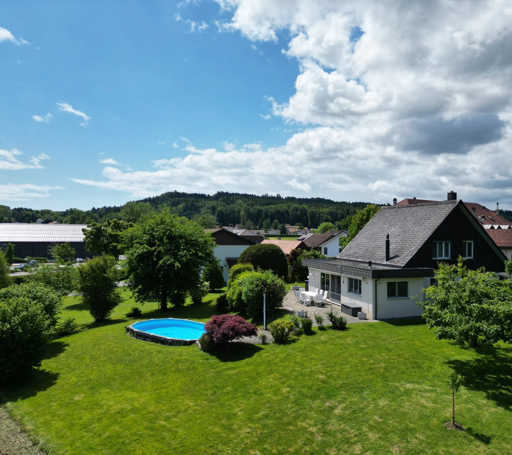 Grand jardin, individuelle et ensoleillée