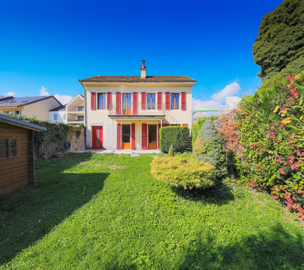 Maison individuelle avec jardin au cœur du bourg de Rolle