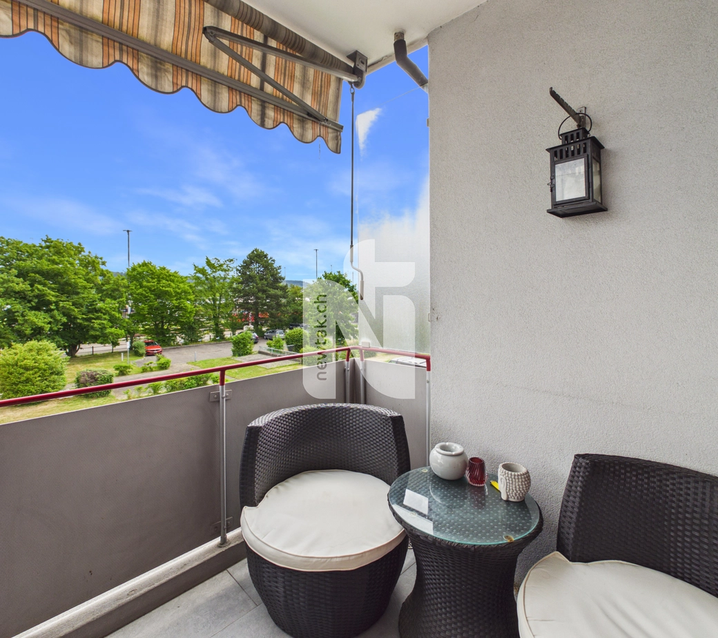 Grosszügig und lichtdurchflutet: 4.5-Zimmer-Wohnung mit Sauna, Balkon und Tiefgaragenplatz