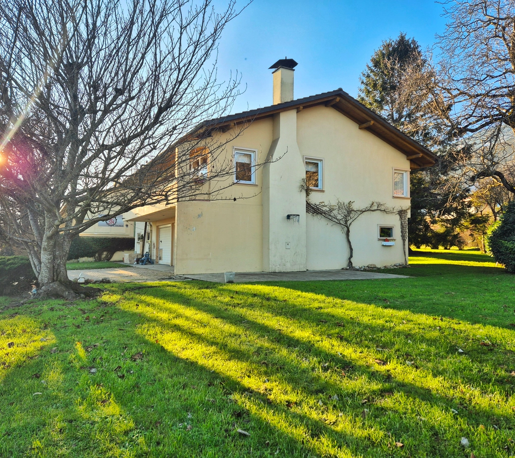 IDEAL POUR INDEPENDANT en zone artisanale ! Villa de 5.5 pièces avec atelier attenant de 350 m²