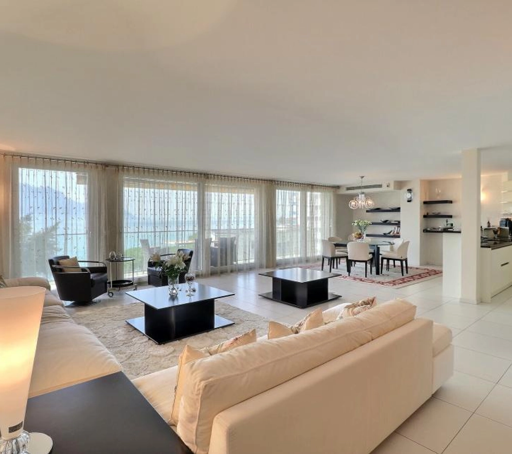 OPPORTUNITE - ATTIQUE AU CENTRE DE LA VILLE