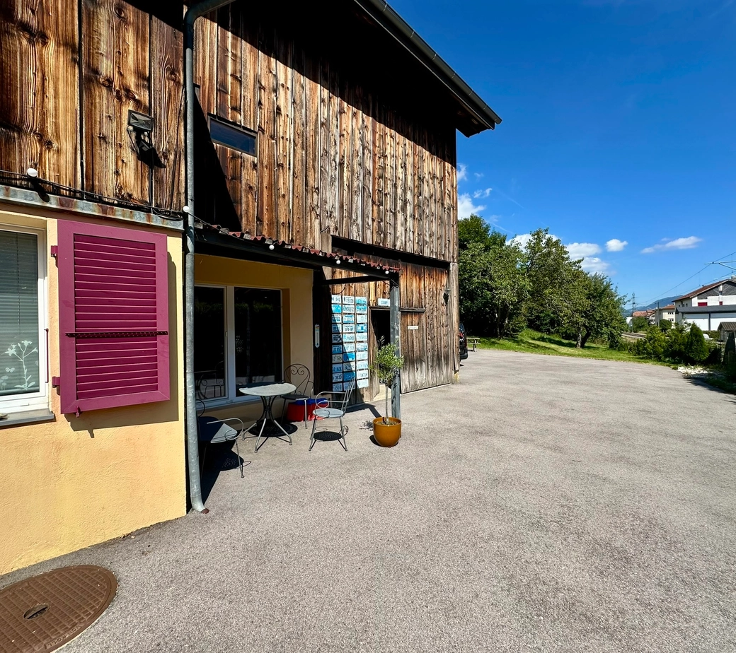 Maison de caractère avec rural et verger au c?ur du village