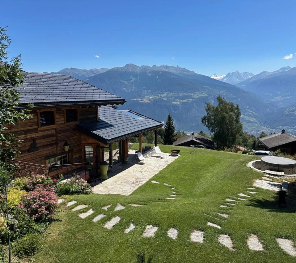 DEUX CHALETS EXCEPTIONNELS AVEC VUE A 180°