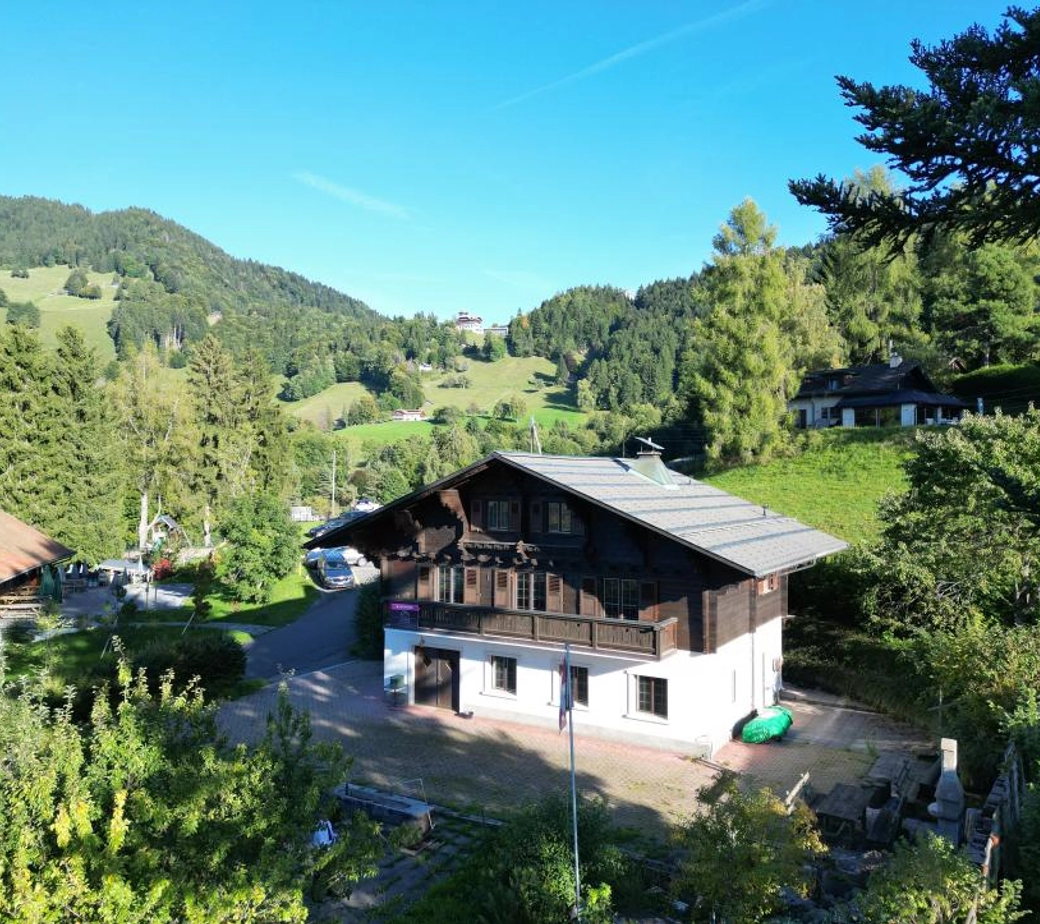 OPPORTUNITE A SAISIR   JOLI CHALET DE 5,5 PIECES AVEC BELLE VUE AU CALME