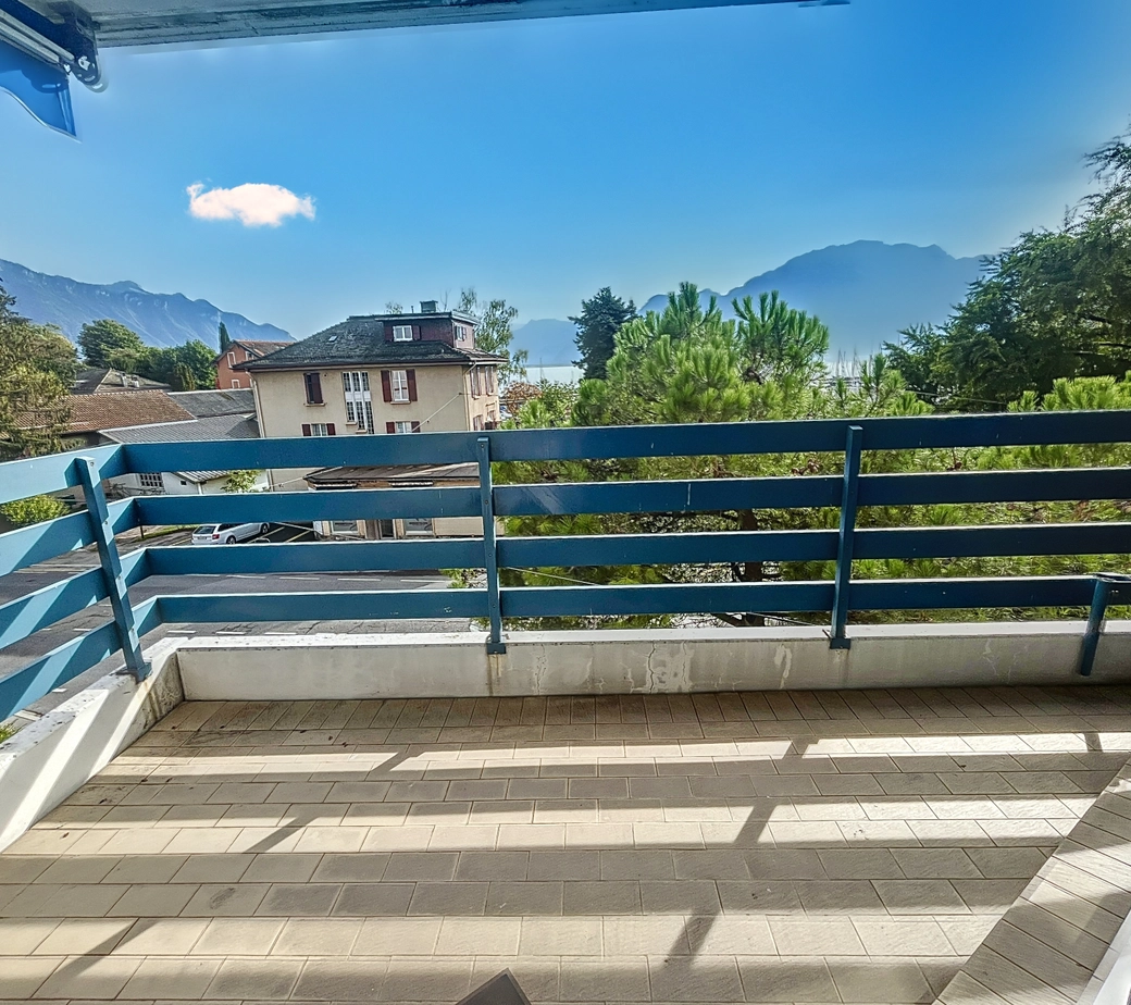 Appartement avec 2 balcons et face au port de Clarens