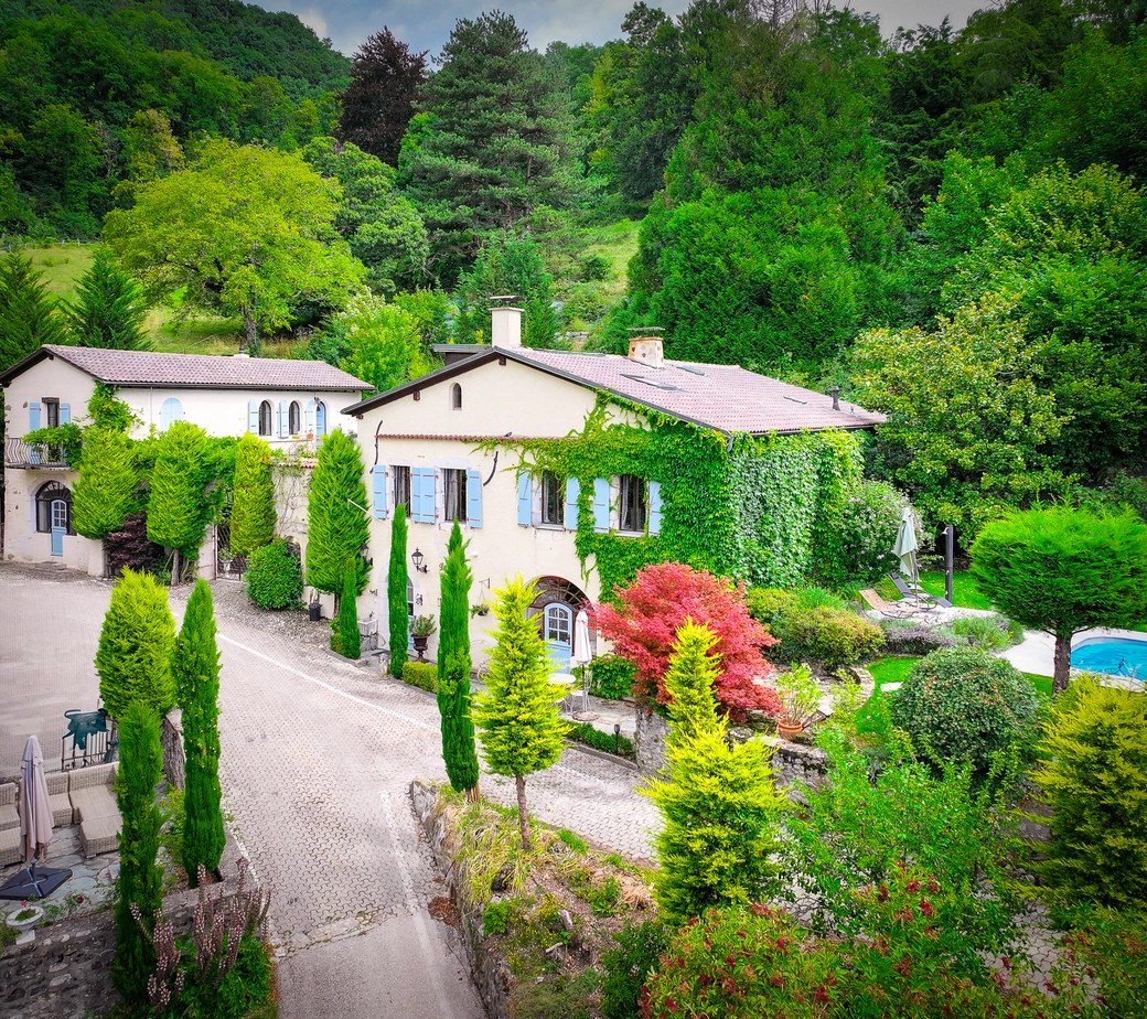 Demeure de caractère avec vue lac et potentiel exceptionnel