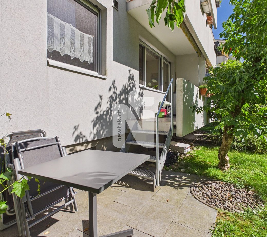 Familienfreundlich, sonnig und gepflegt mit zwei Balkonen, Gartensitzplatz und Garage