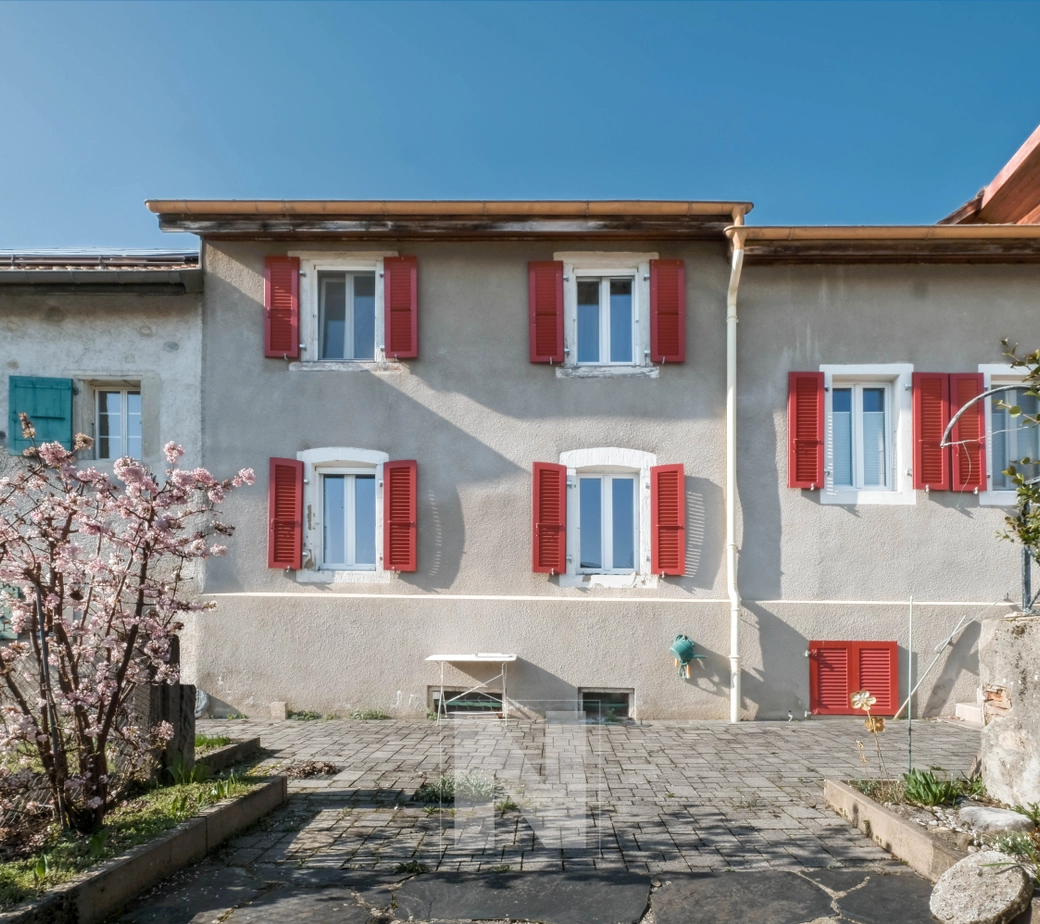 Belle maison villageoise de 5.5 pièces et 163m2 habitables à Begnins