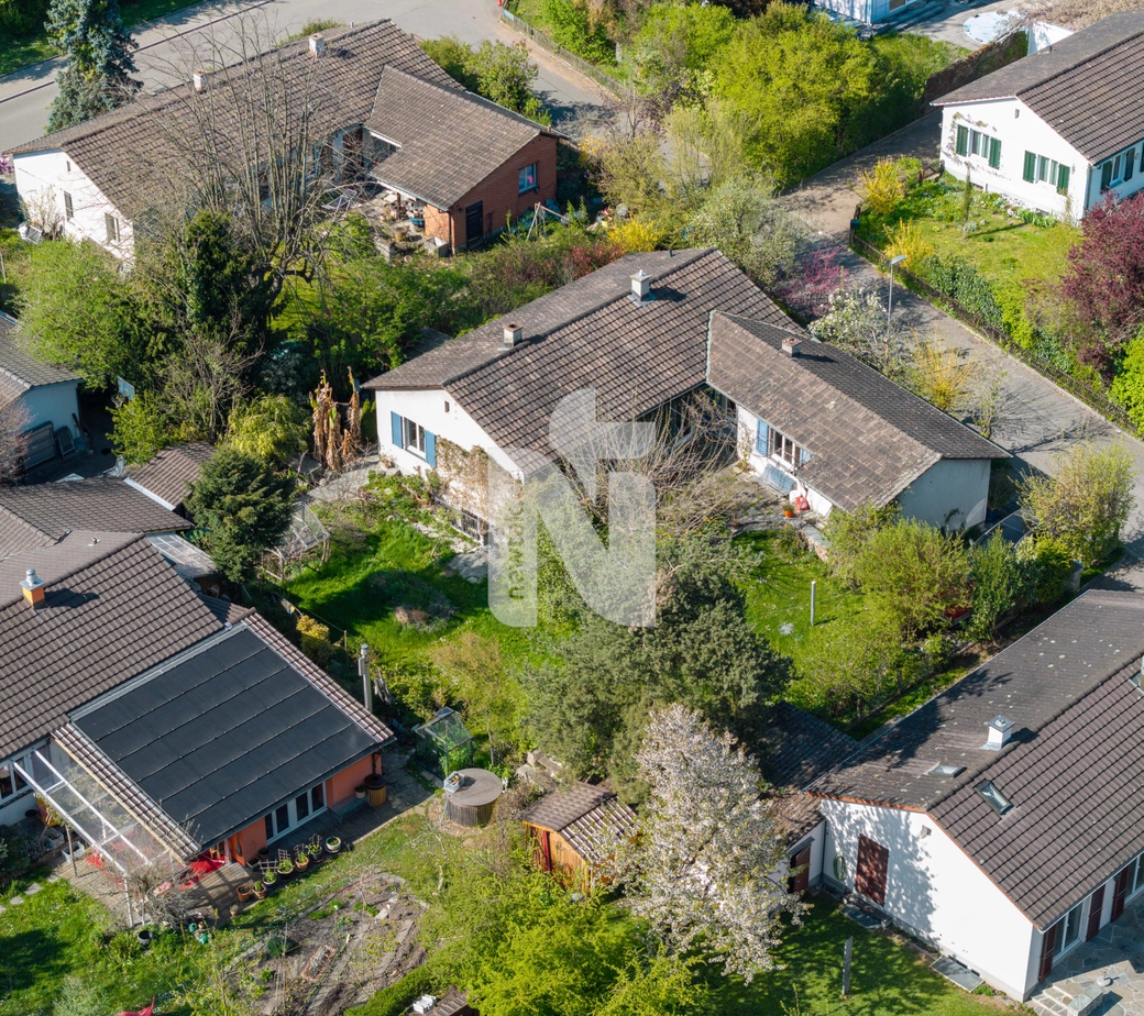 Einzigartiges Einfamilienhaus mit grossem Garten, Sauna, Teich, Gartenhaus und Pizzaofen in perfekter Lage