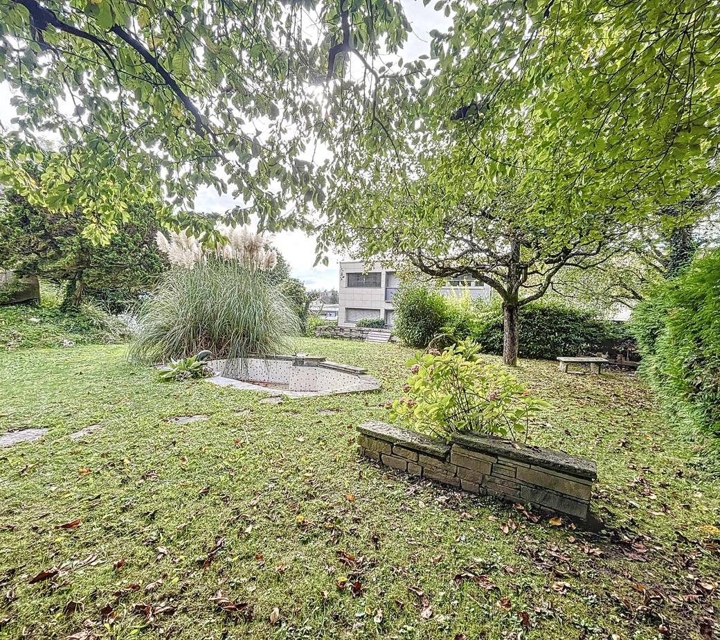 Villa individuelle avec jardin et garages