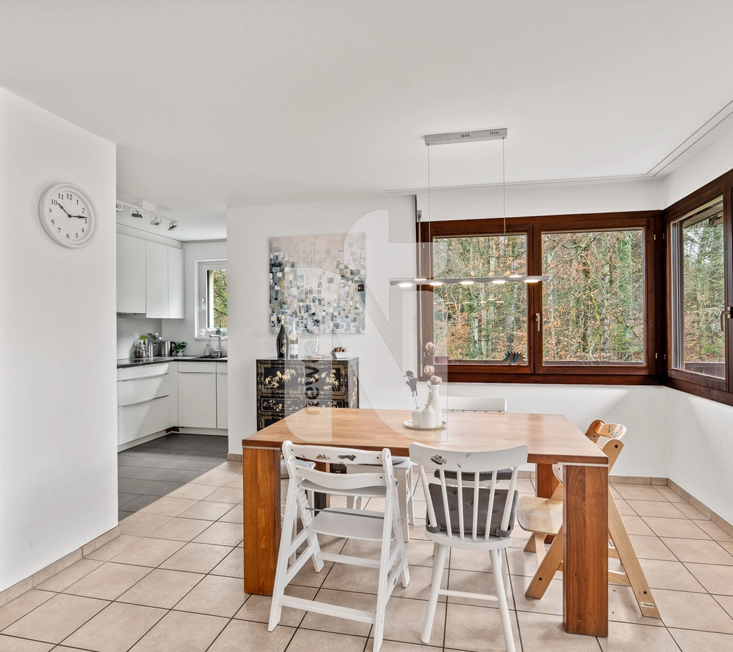 Ruhige 4.5-Zi.-Wohnung (92m2) 2 Nasszellen, 2.Etage mit Balkon, Kellerabteil und Einzelgarage in Baden/Rütihof