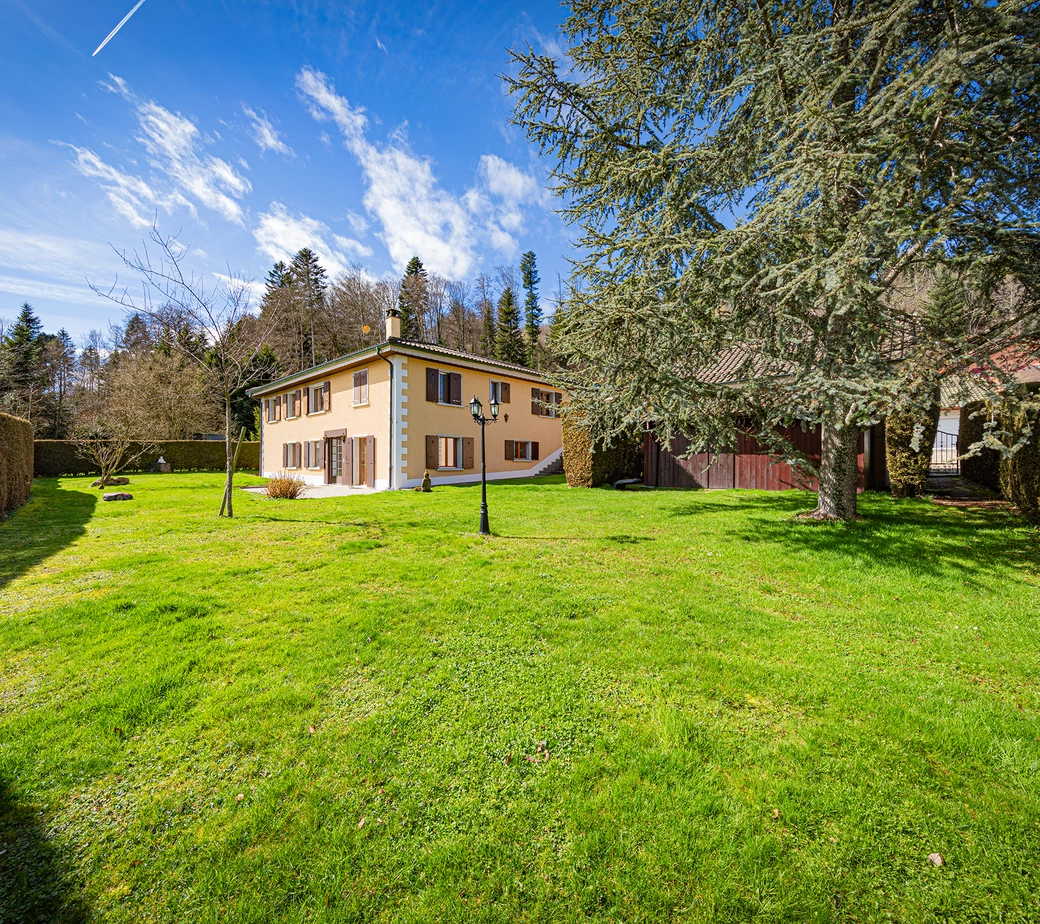 Charmant appartement de 4,5 pièces avec grand jardin