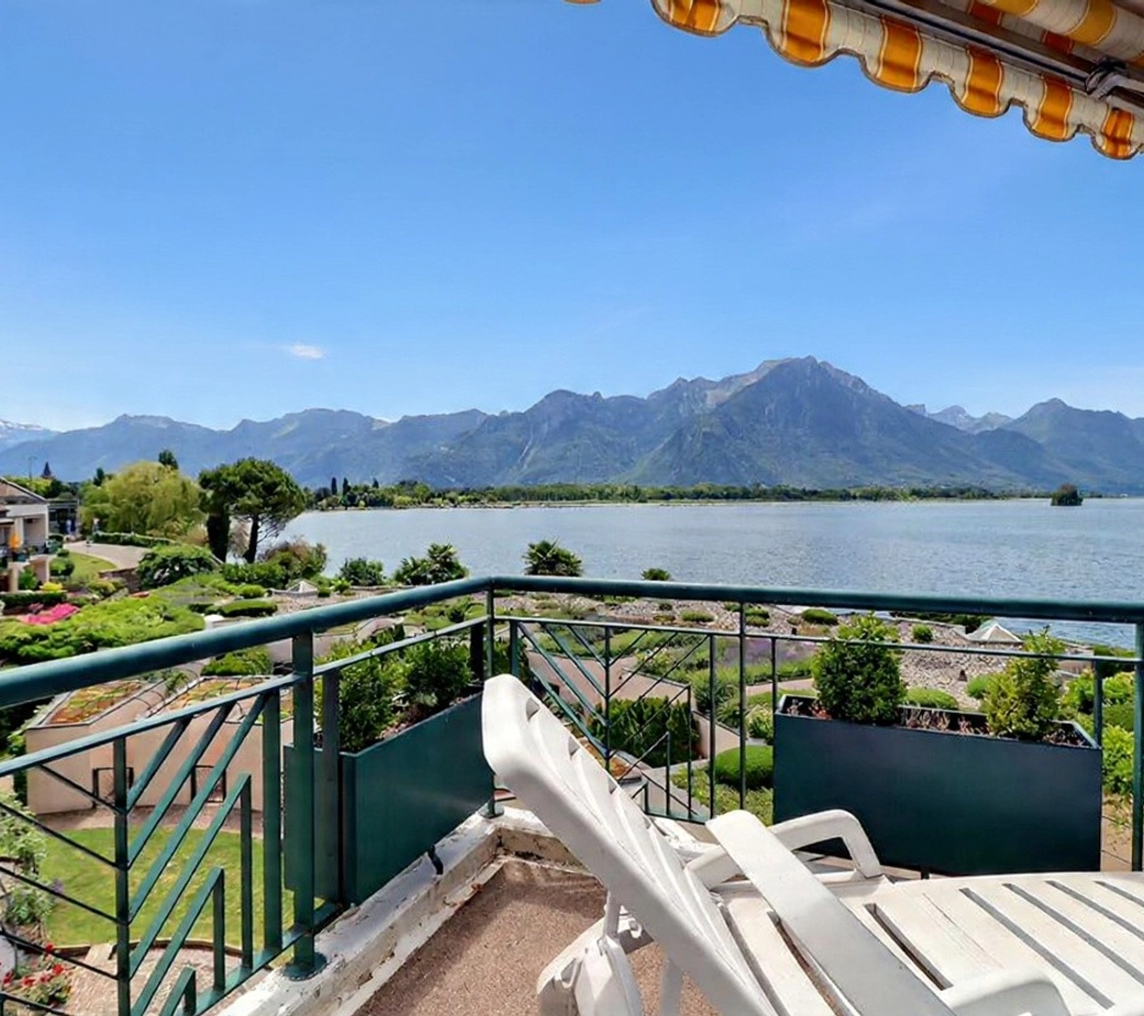 JOLI APPARTEMENT DE 4,5 PIECES AU BORD DU LAC AVEC TRES BELLE VUE PANORAMIQUE