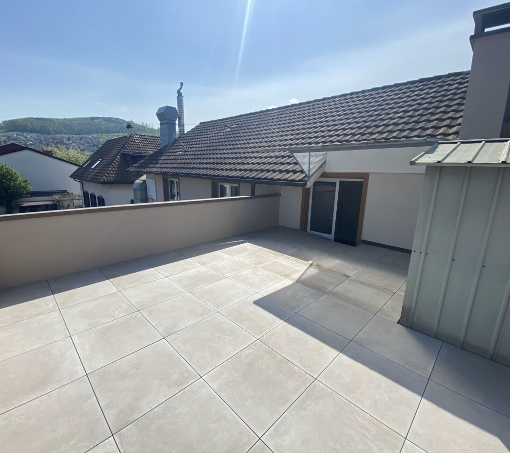 Heimelige Atmosphäre und eine grosse Terrasse zum entspannen