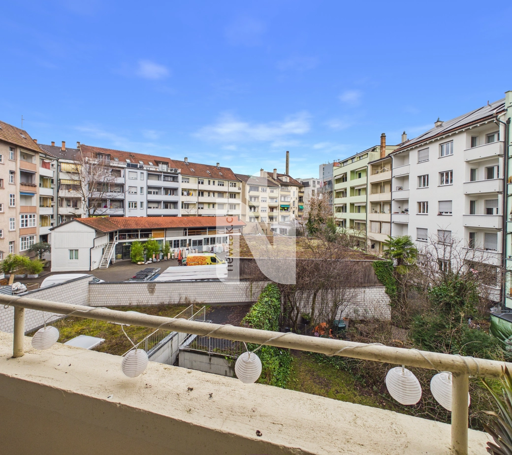 Praktische 2.5-Zimmer-Wohnung mit Balkon, Lift, Waschturm und idealer Anbindung