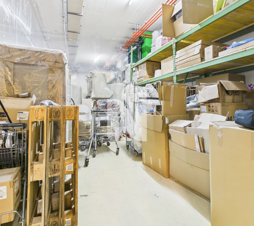 Lagerfläche mit vielseitigem Potenzial für Weinlager oder Materiallager