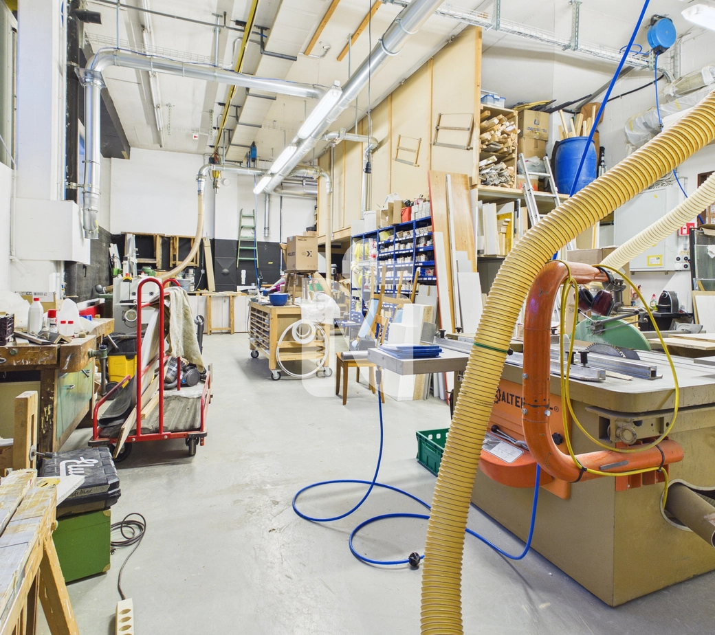 Vielseitig nutzbare Gewerbefläche 140 m² – ideal für Schreinerei, Lager oder Elektrogeschäft