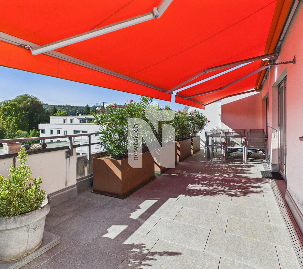 Attikawohnung über den Dächern von Rheinfelden mit Riesieger Terrasse Weitblick, Lift und Tiefgaragenplatz