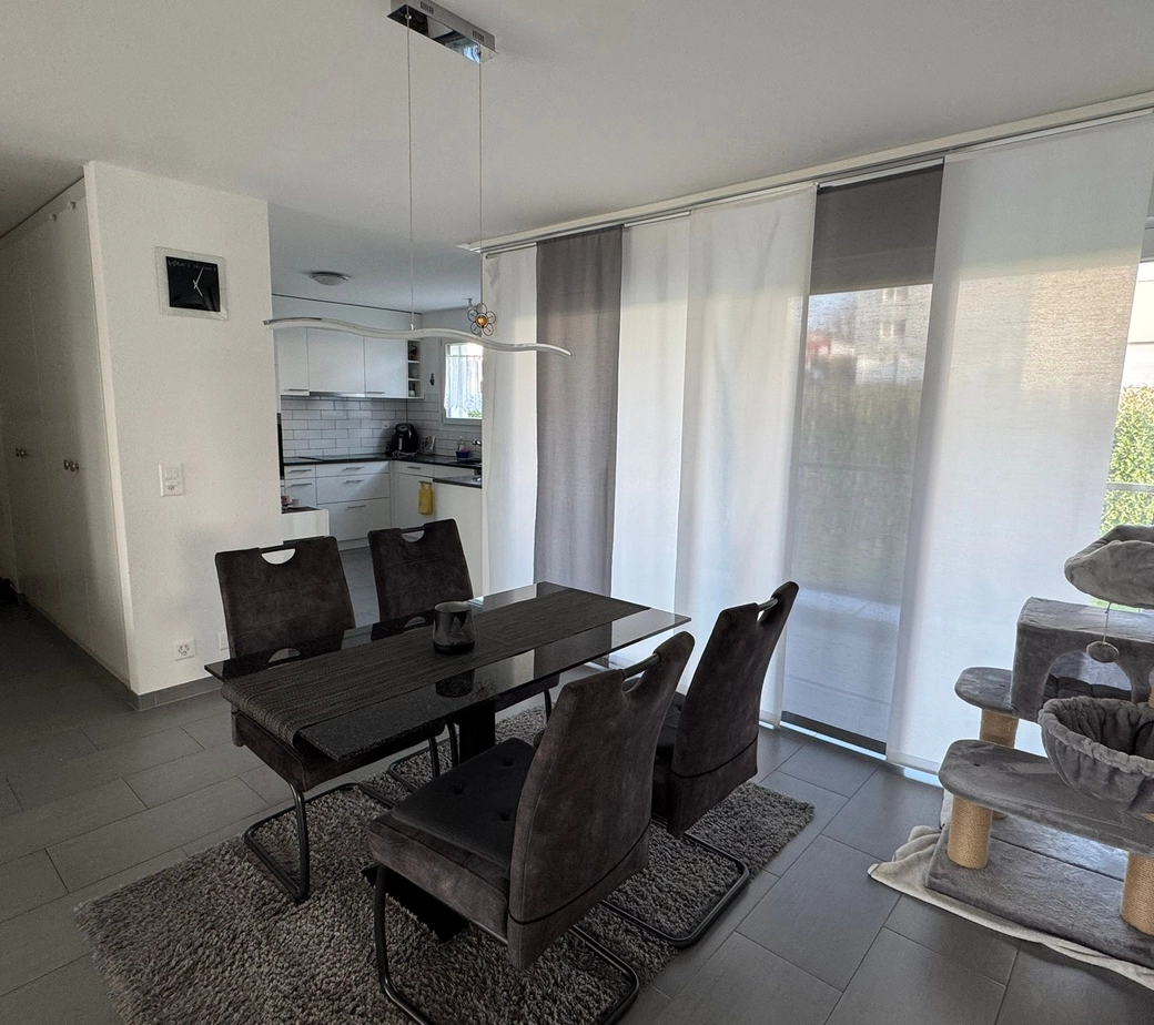 Très bel appartement de 3.5 pièces - grand balcon - dans un petit immeuble
