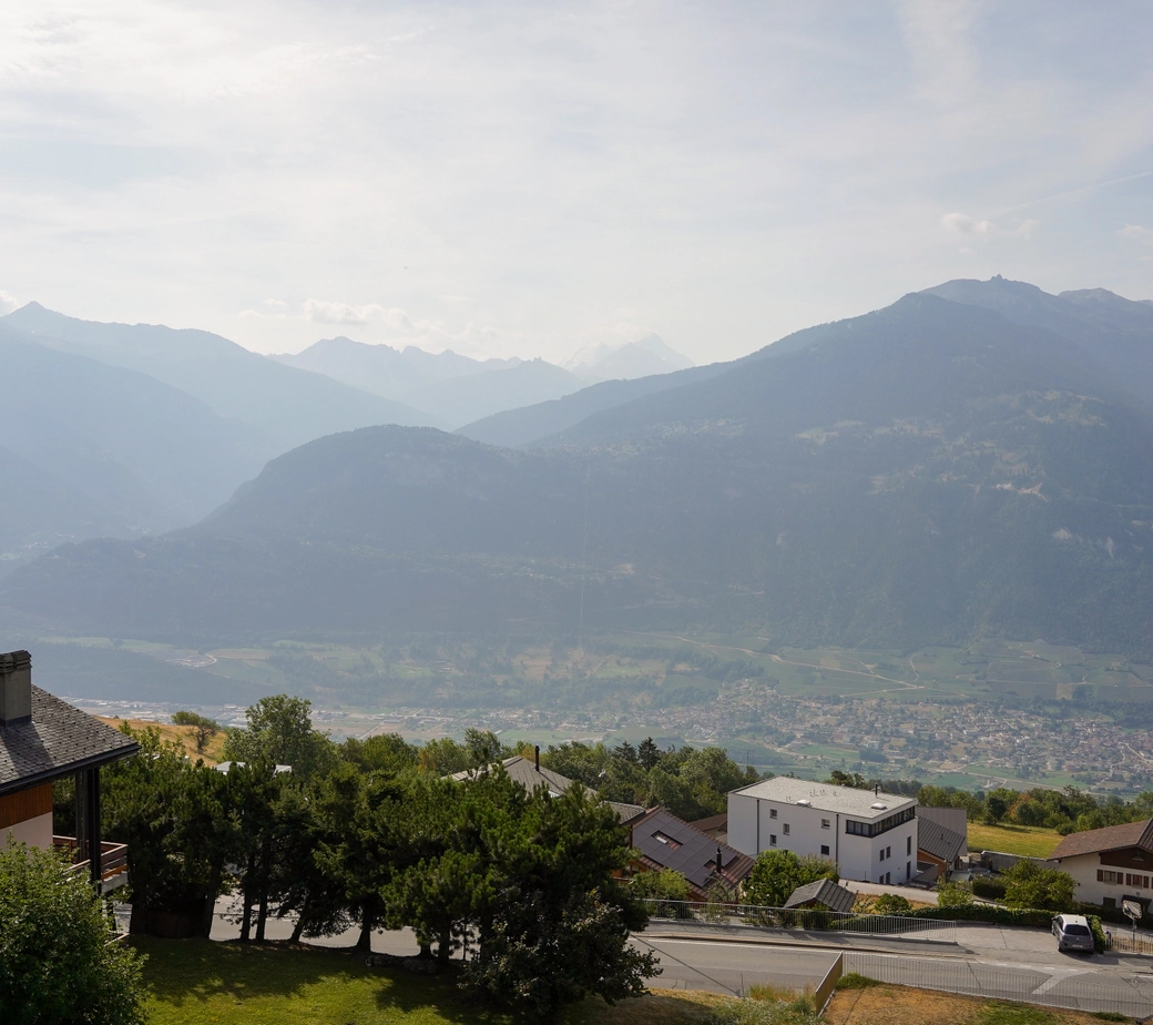 CHARMANT APPARTEMENT DE 3.5 PIÈCES AVEC VUE IMPRENABLE SUR LES ALPES À CHERMGINON D’EN HAUT