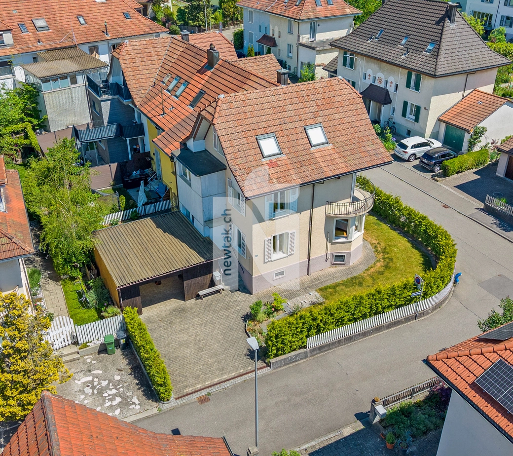 Reserviert: Familienfreundliches Zuhause mit stilvollem Ambiente, Garten, Garage und viel Charme