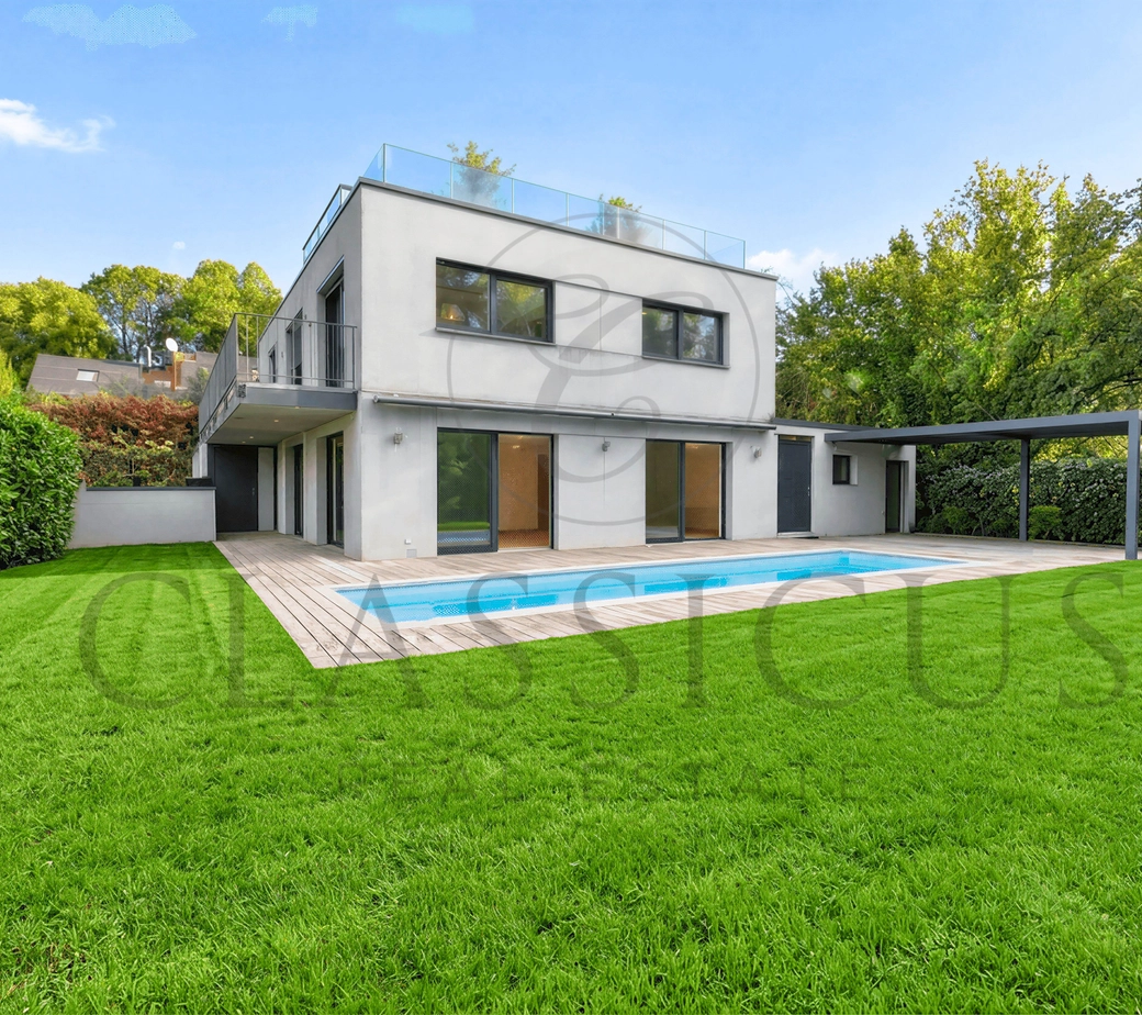 Maison contemporaine avec piscine et rooftop jacuzzi vue lac