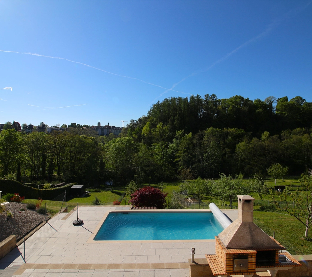 Belle villa jumelle avec piscine