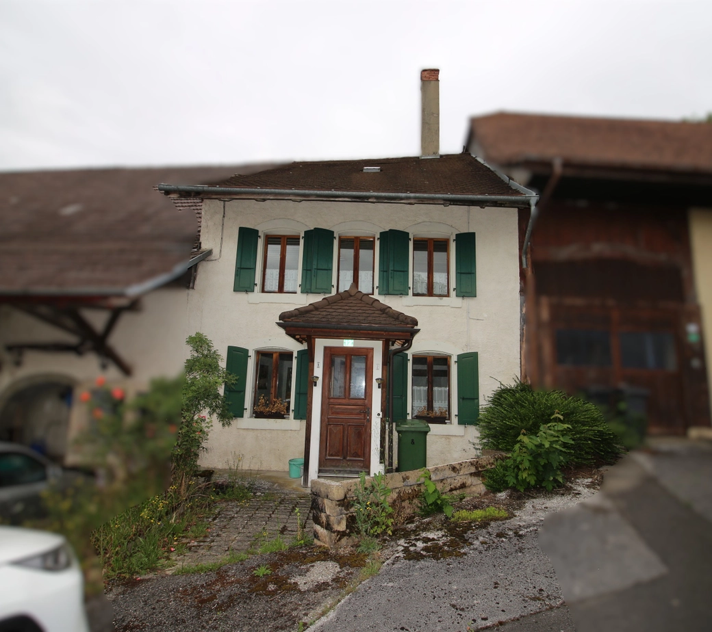 Maison contiguë à rénover