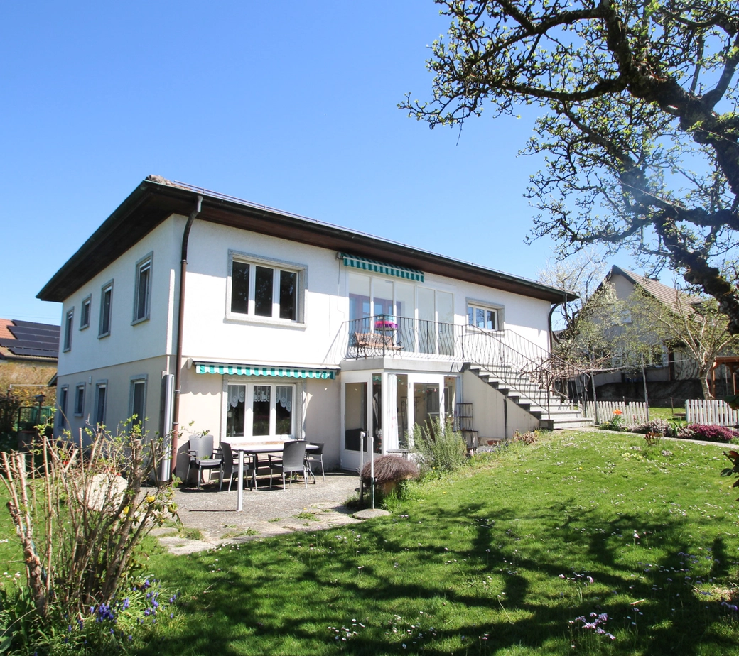 Maison individuelle à rénover composée de 2 logements