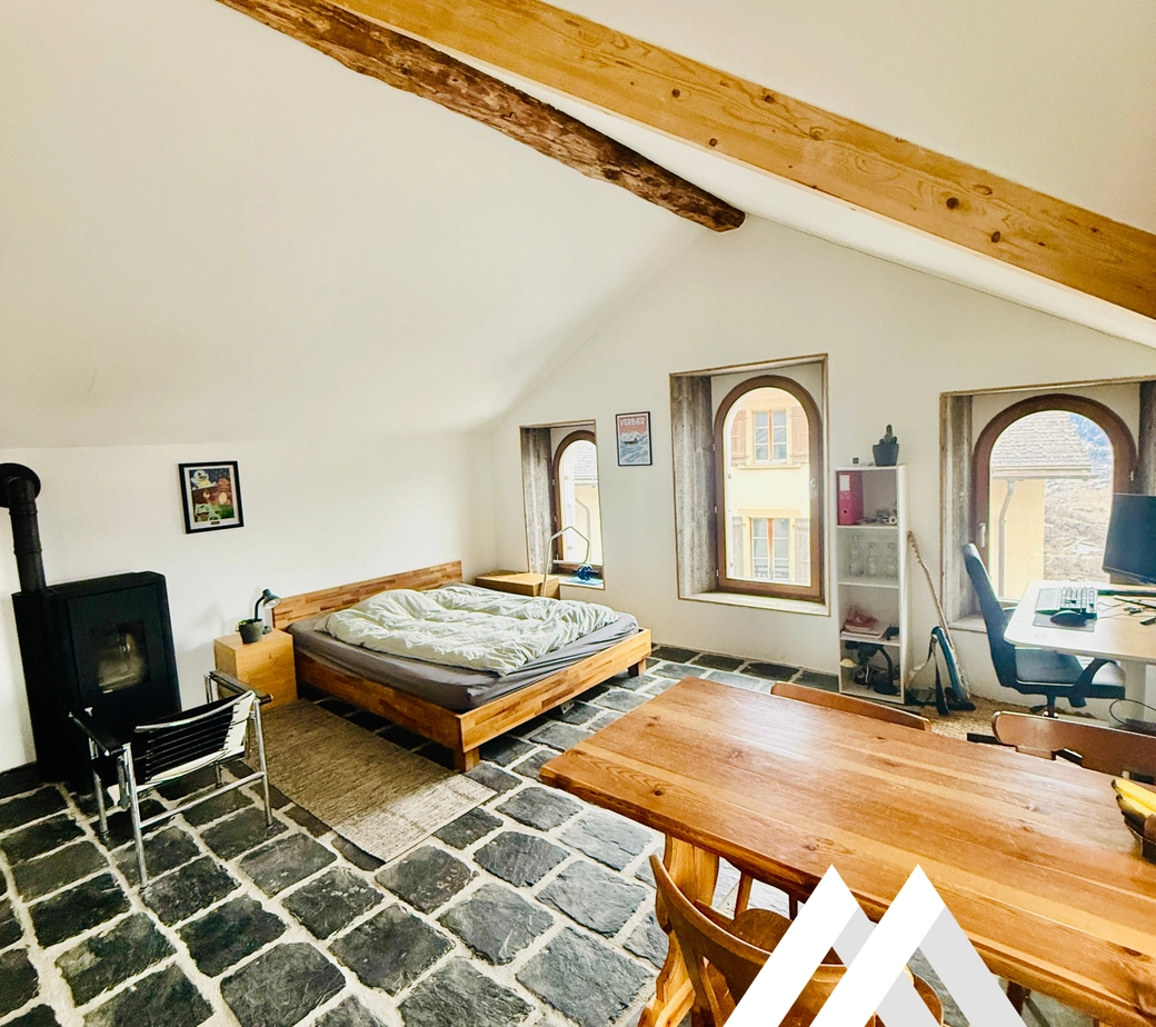 CHARMANT STUDIO DE 52 M2, MASE ! ( MONT-NOBLE )