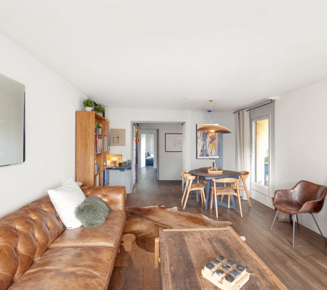 Appartement traversant rénové de 4 pièces avec deux balcons