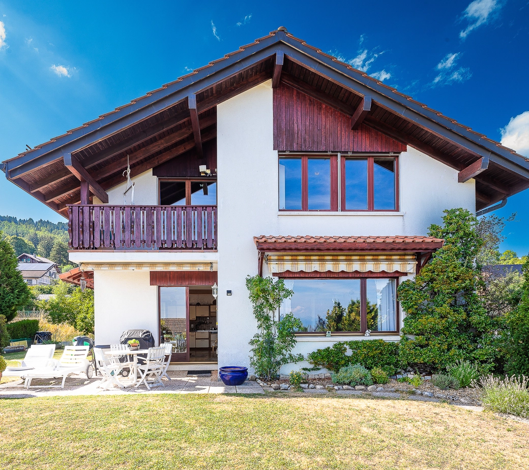 Jolie Maison à Arzier-Le Muids avec échappées sur le lac!