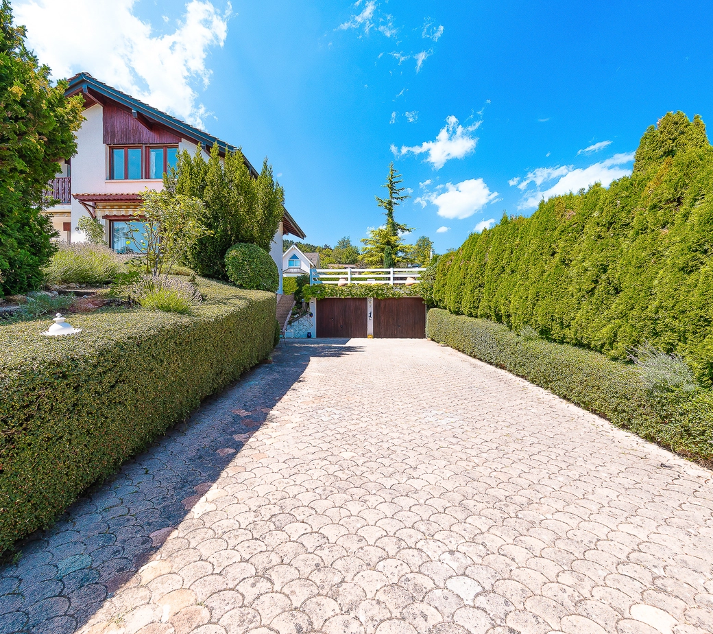 Jolie Maison à Arzier-Le Muids avec échappées sur le lac!