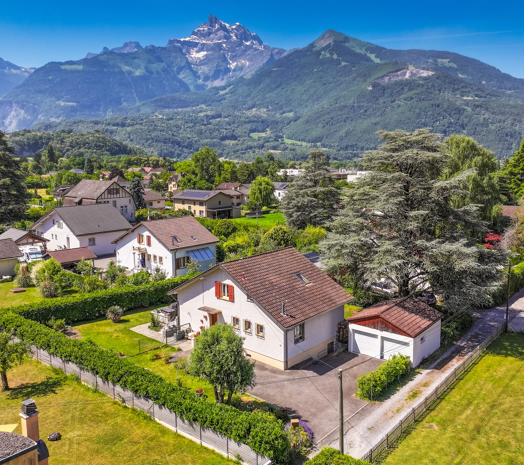 Magnifique maison individuelle avec vue sur les Dents du Midi à Bex