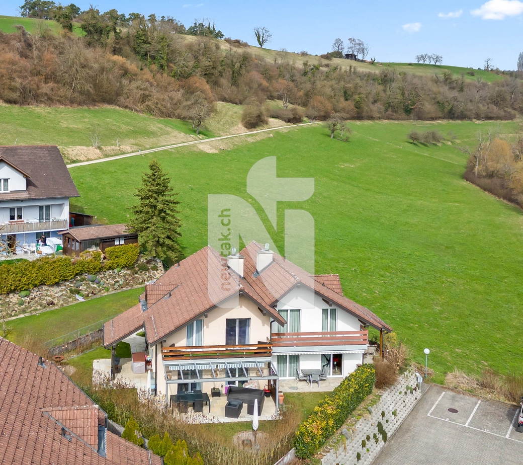 Ruhig, modern, familienfreundlich mit unverbaubarer Weitsicht ins Grüne, Garten und Tiefgaragenplätze