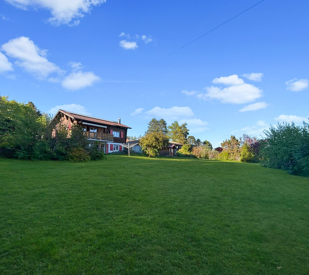 Charmant chalet de 5.5 pièces avec vue dégagée, à Bassins