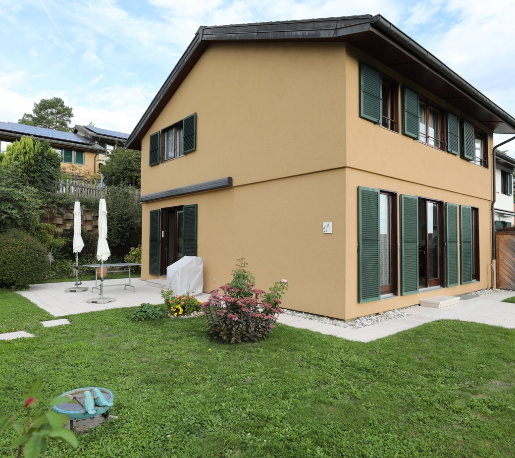 En exclusivité! Très belle maison contiguë