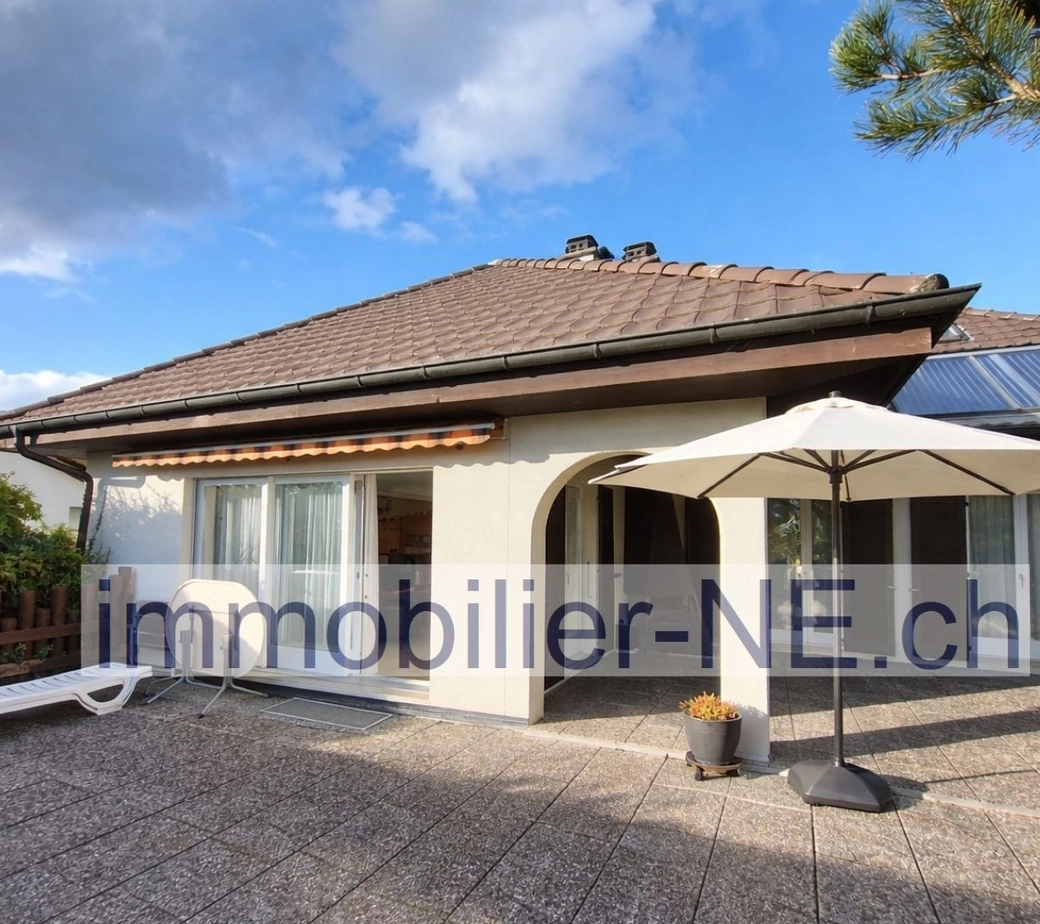 Spacieuse villa avec vue sur le lac et les alpes