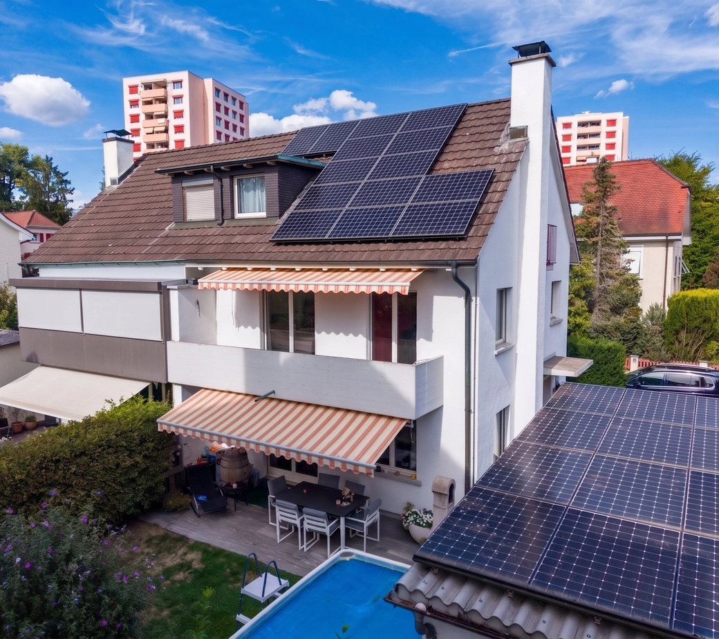Grosszügiges Familienhaus mit Garten, Garage und Solaranlage an ruhiger, zentraler Lage