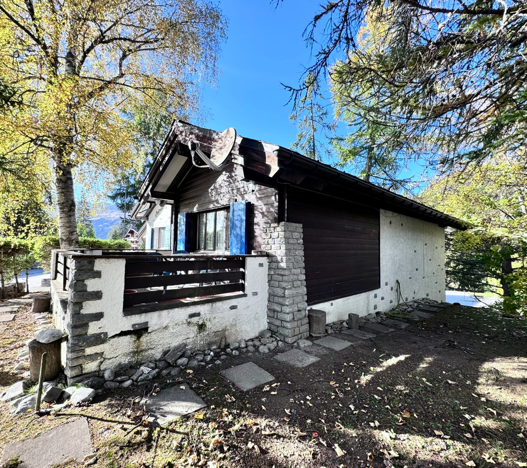 Chalet d'Exception avec Appartement Indépendant à deux pas du Golf Ballesteros. / Ref. 1007-675