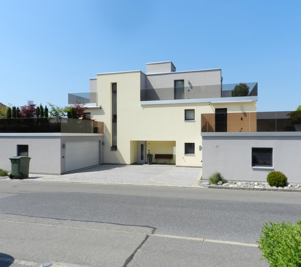 Traumhafte Wohnung mit Seesicht und Garten in Schindellegi