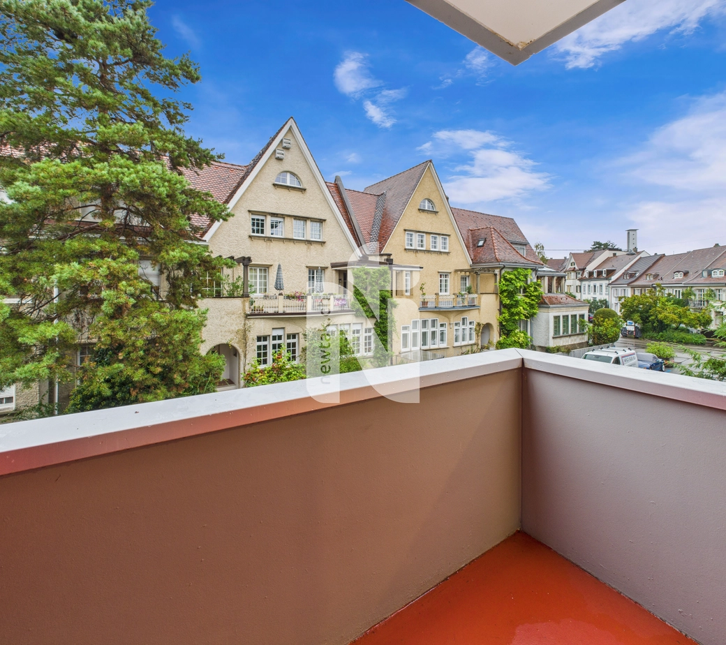 Moderne 3-Zimmer-Wohnung am Neuwilerplatz mit zwei Balkonen, eigenem Waschturm, Lift und Gemeinschaftsgarten