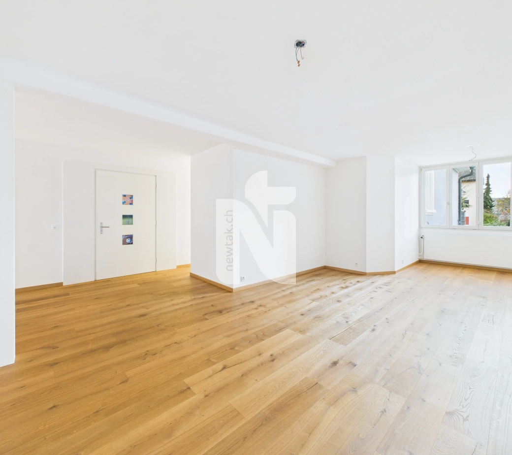 Helle und grosszügige 2.5-Zimmer-Wohnung am Löwenkreisel – moderne Küche und Waschturm