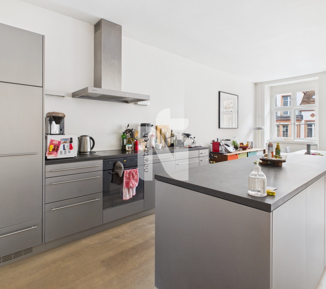 Moderne und lichtdurchflutete 3.5-Zimmer-Wohnung in zentraler Lage beim Spalentor