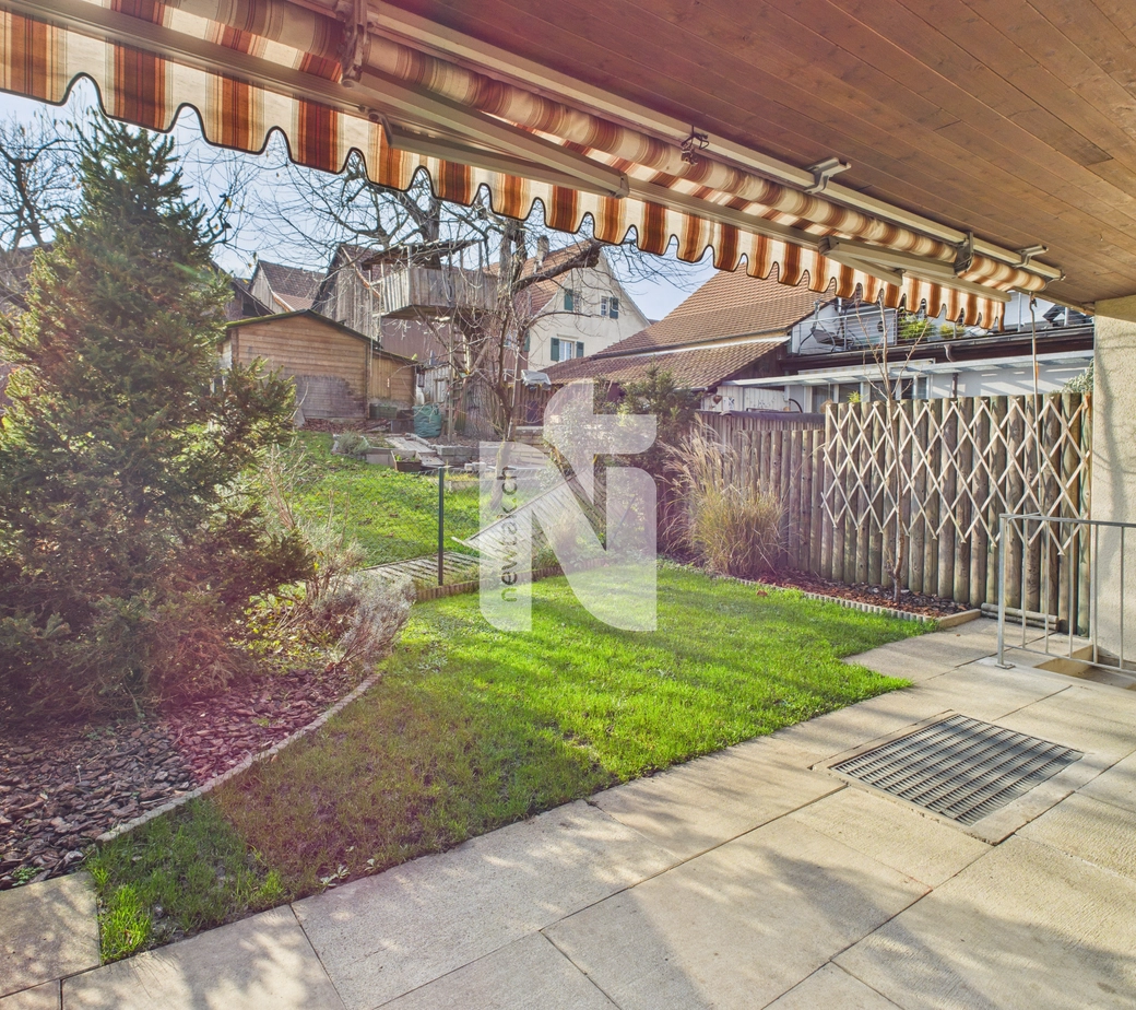 Sehr schönes Haus mit Weitsicht, Garten, Sitzplatz und grossem Carport