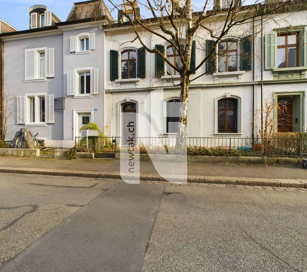 sehr schöne Etagenwohnung mit ausgebautem Dachstock